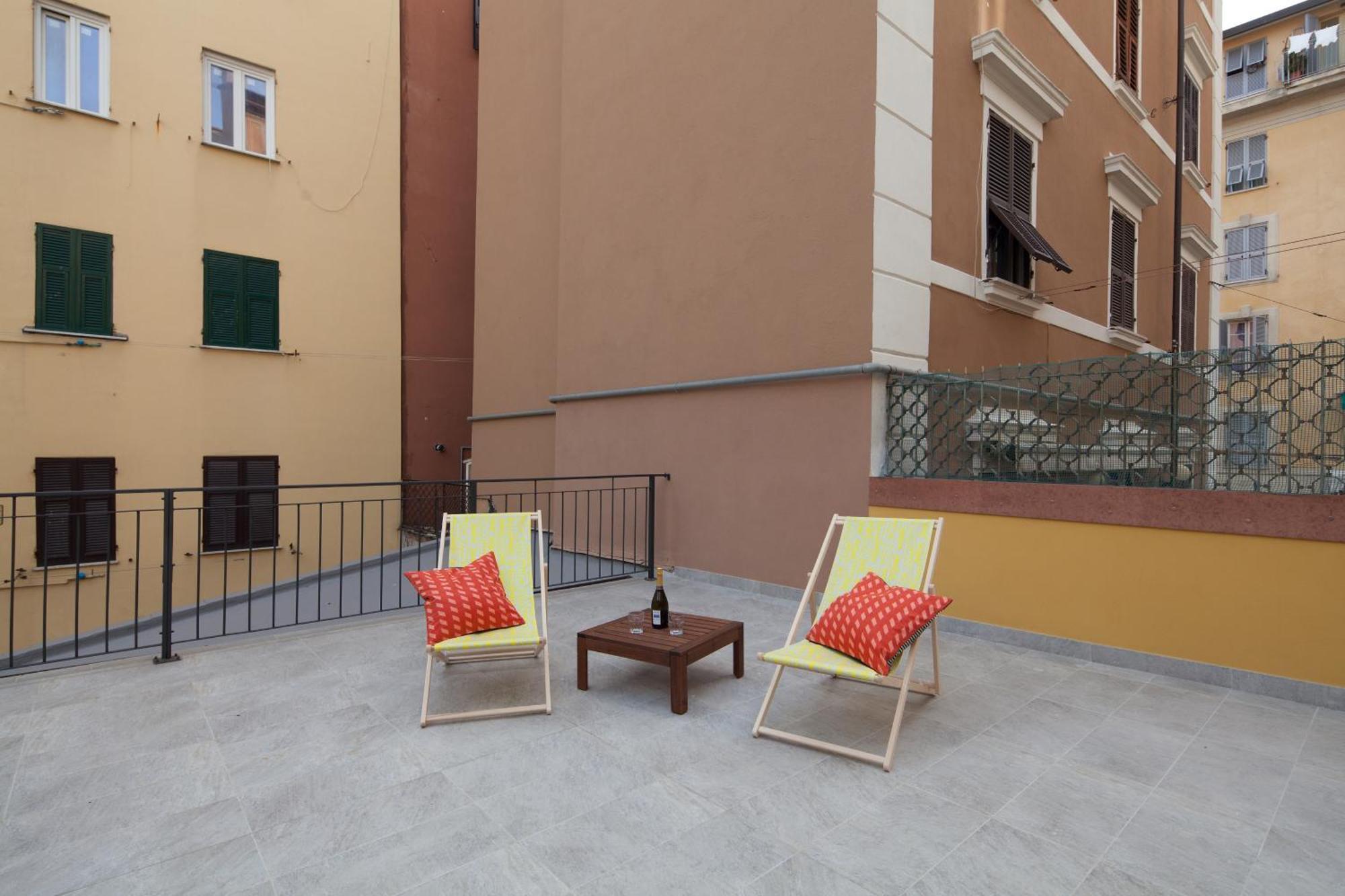Cv5 - La Spezia City Center - Wide Modern Apartment Walking Distance To The Station To Cinque Terre - Big Terrace On The Roofs Bagian luar foto