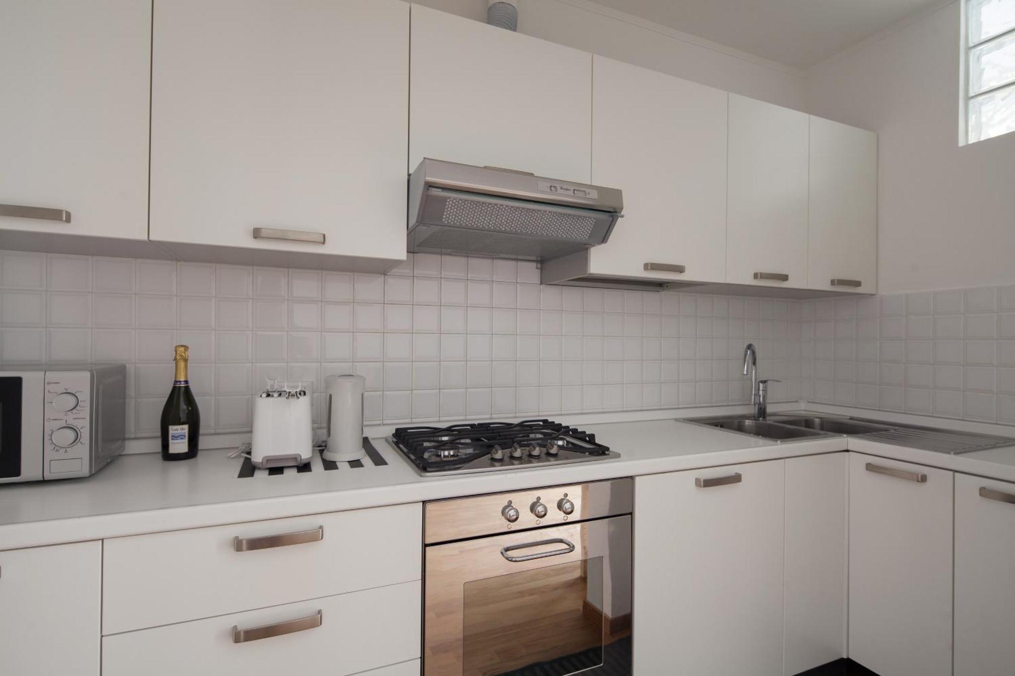 Cv5 - La Spezia City Center - Wide Modern Apartment Walking Distance To The Station To Cinque Terre - Big Terrace On The Roofs Bagian luar foto