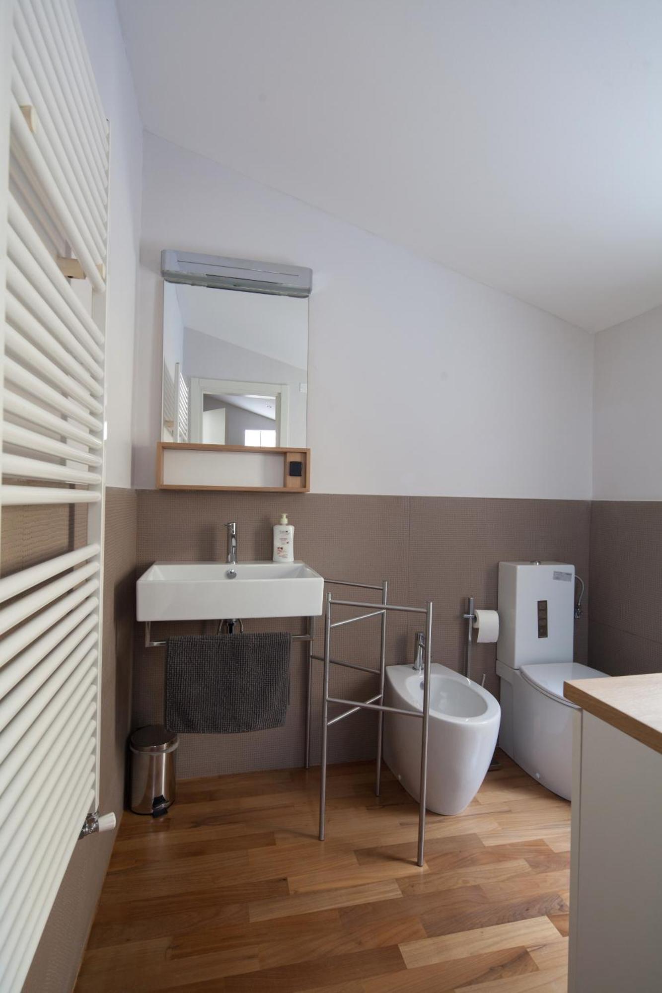 Cv5 - La Spezia City Center - Wide Modern Apartment Walking Distance To The Station To Cinque Terre - Big Terrace On The Roofs Bagian luar foto